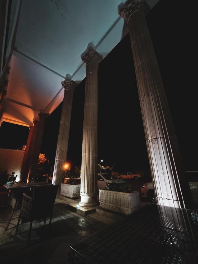 Trajan Hotel Timgad Esterno foto